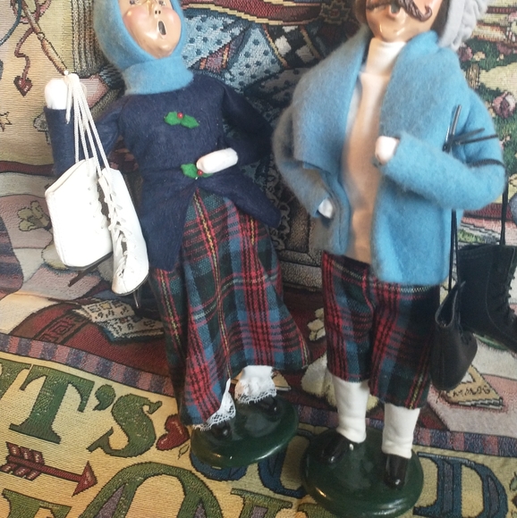 2 VINTAGE AMAZING BYERS CHOICE CAROLERS DOLLS. - Picture 2 of 16
